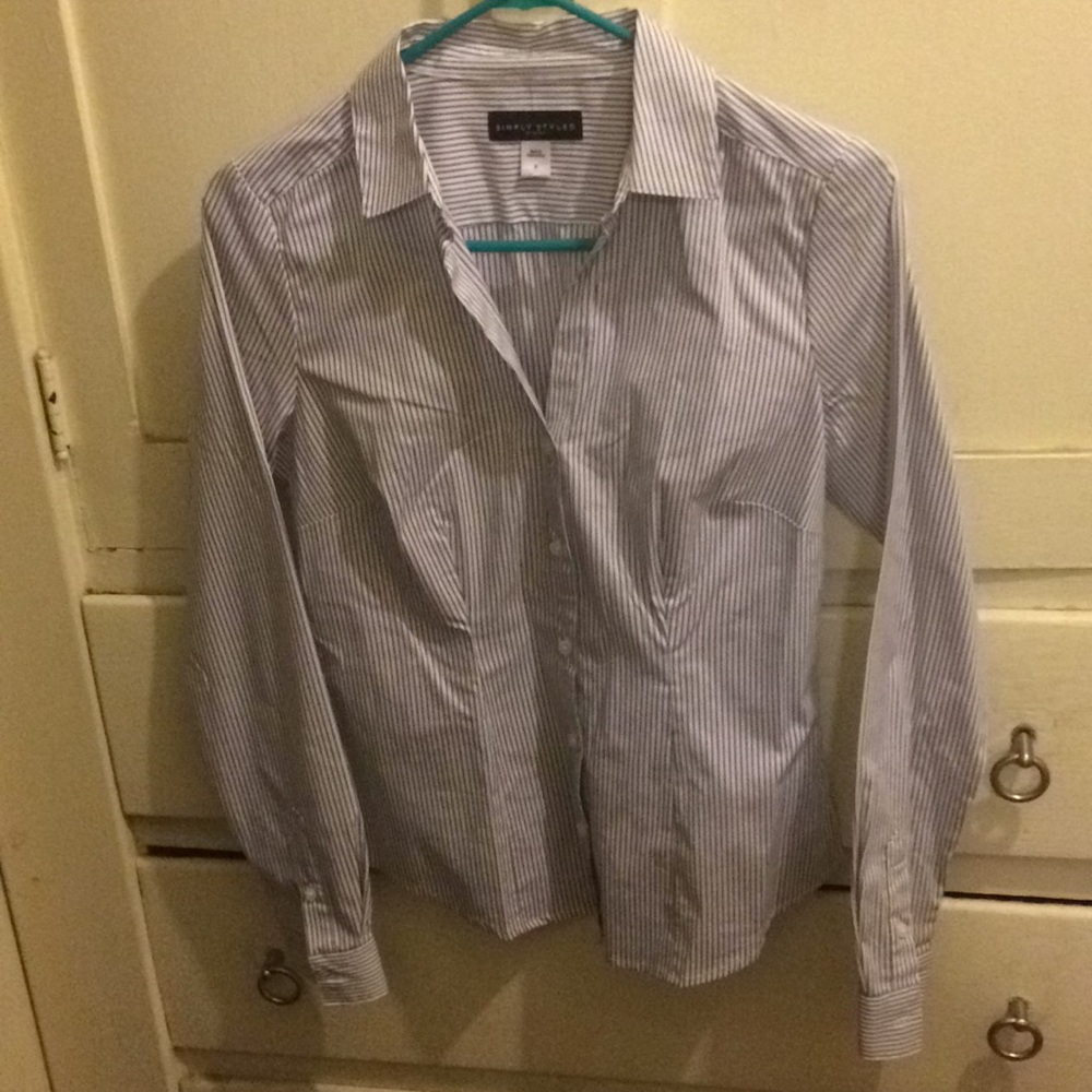 Long sleeved striped tapered blouse